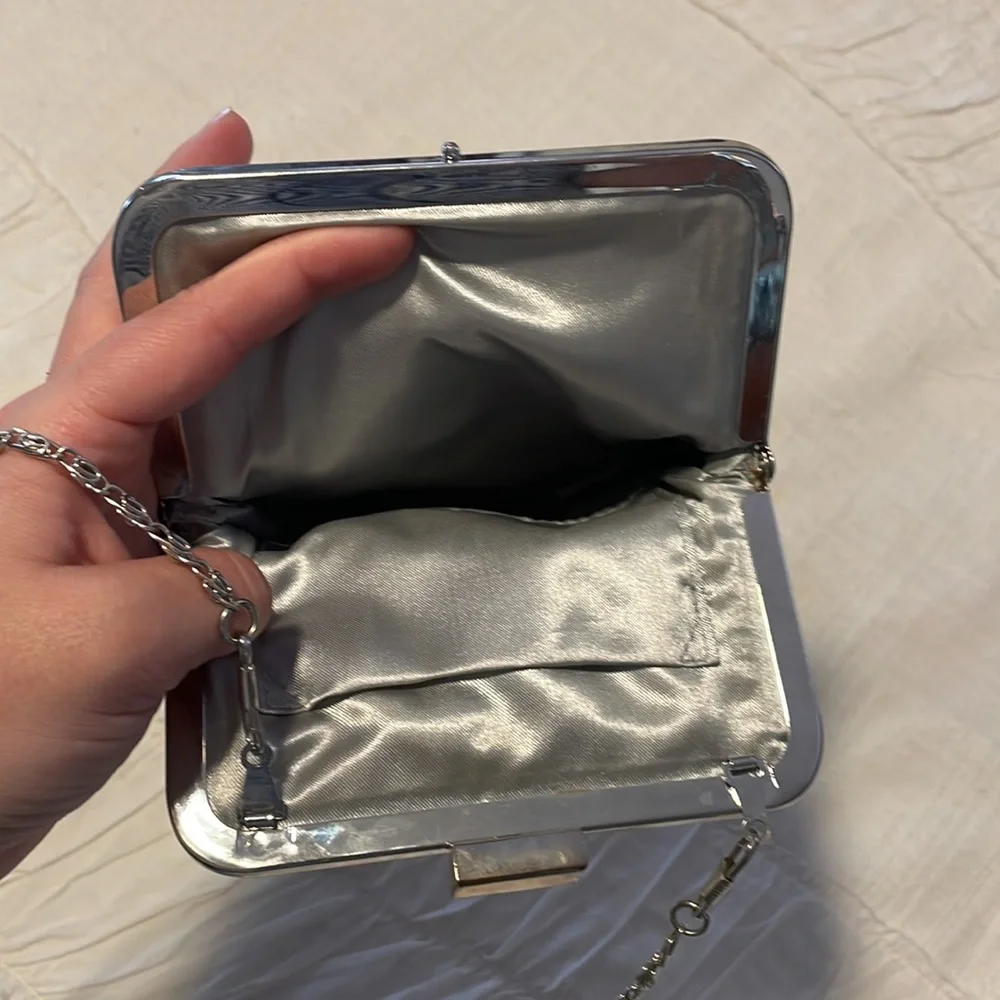 Small Silver Clutch/Crossbody Evening Bag - Picture 3 of 6